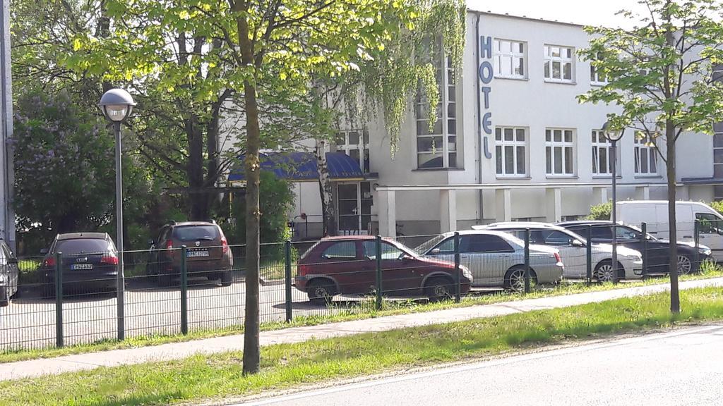 Amarillo Hotel Velten Eksteriør billede